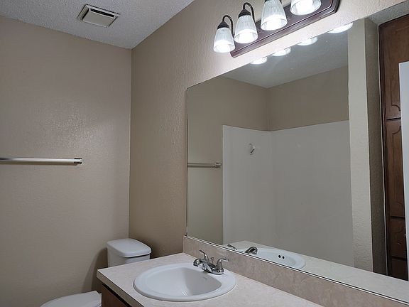 3rd image of 116 Navajo Dr