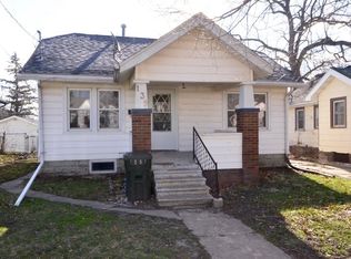 139 Linwood Ave, Waterloo, IA 50702
