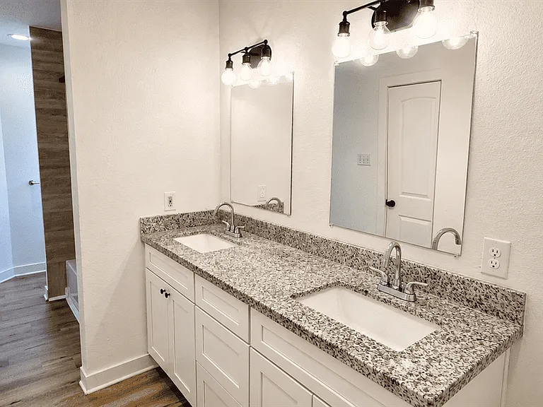 2102 Margaret St #B — Photo 12