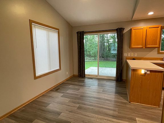 3rd image of 11889 Seven Pine Dr
