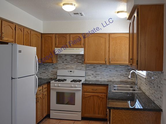 4th image of 950 Jasmine Dr