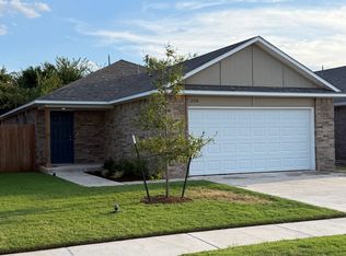11516 SW 12th St, Yukon, OK 73099