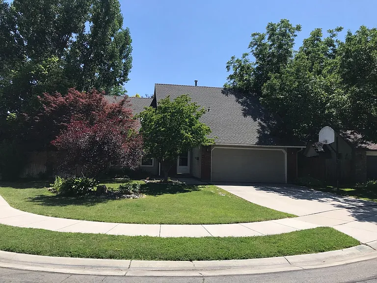 4271 N Pennfield Pl — Photo 3