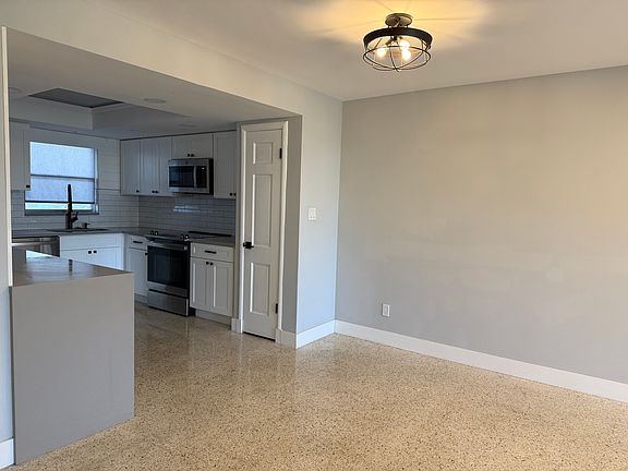 5th image of 4300 37th St S APT 1