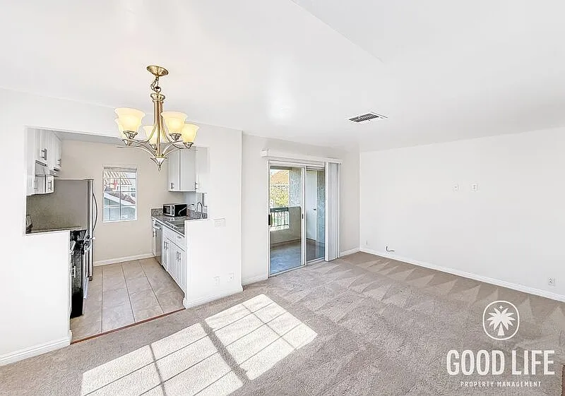 2 bed, 2.0 bath, 920 sqft, $2,695 — Photo 3