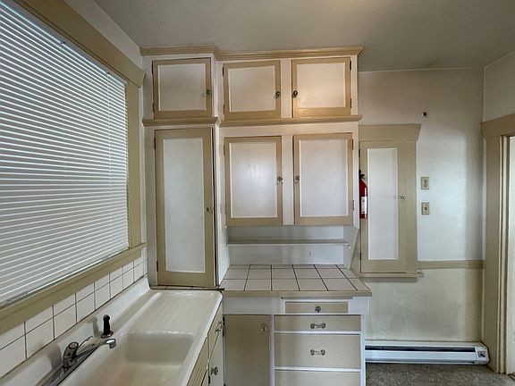 4th image of 814 S 7th St APT A