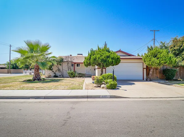 2301 Faye Ln, Bakersfield, CA 93304