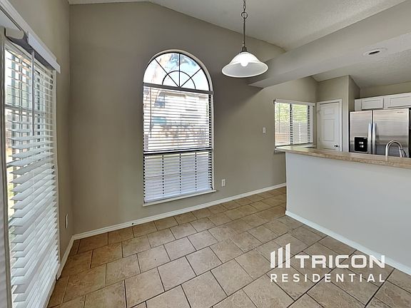 4th image of 6302 Fairlane Dr