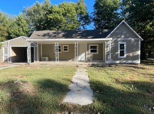 601 N Fawn St #601, Caney, KS 67333
