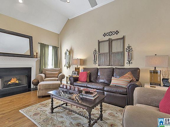 2nd image of 68 Woodbury Dr