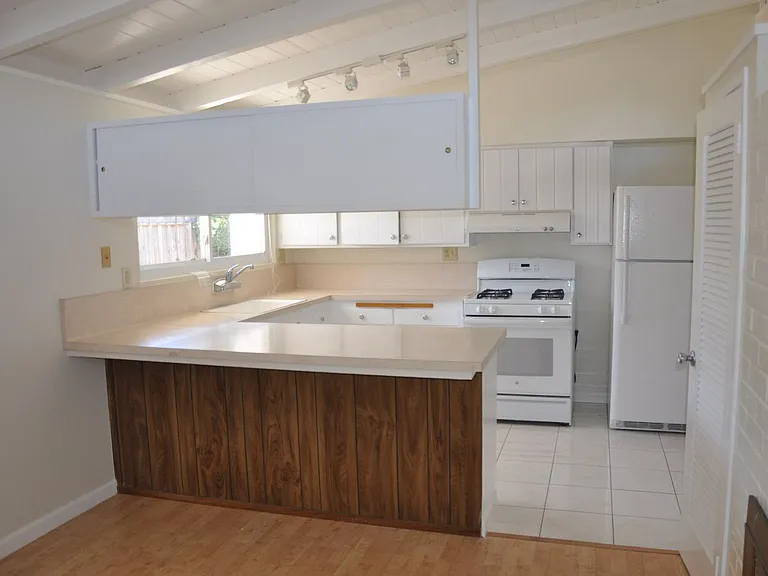 1218 Sandia Ave — Photo 4