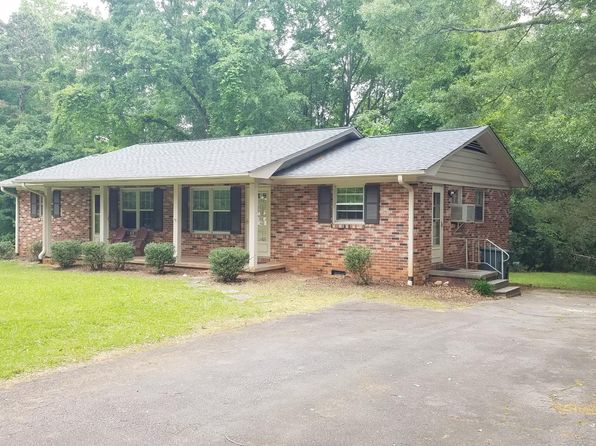 102 Willow Creek Cir