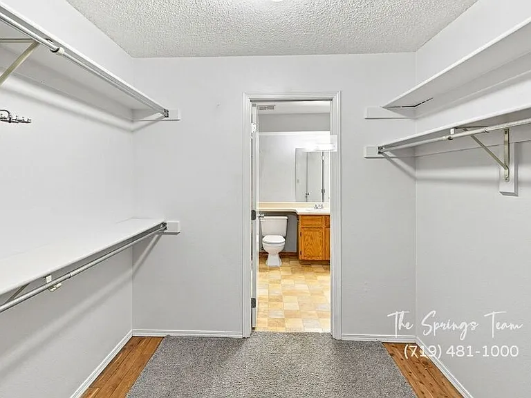 4349 Hunting Meadows Cir — Photo 17
