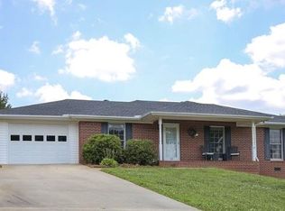 77 Apple Ridge Rd, Toccoa, GA 30577