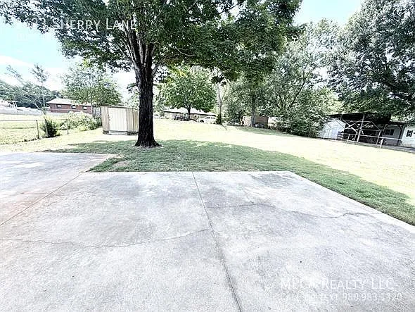 2623 Sherry Ln — Photo 3