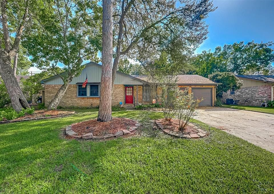 211 Dogwood St Lake Jackson Tx 77566 Mls 4166204 Zillow