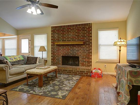 3rd image of 5204 Westwind Dr