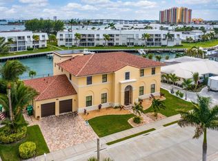 1101 Singer Dr, Riviera Beach, FL 33404