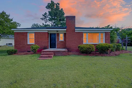 2813 Jackson Dr Photo 1