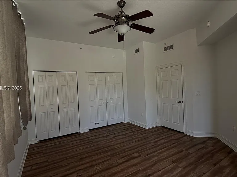 3001 NE 185th St #129 — Photo 22