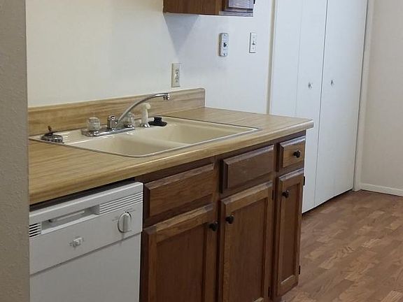 Dishwasher & conveniently located laundry closet