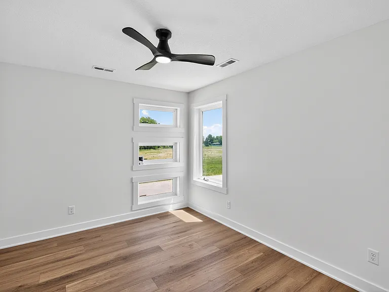 1100 NW Sproul Dr — Photo 14
