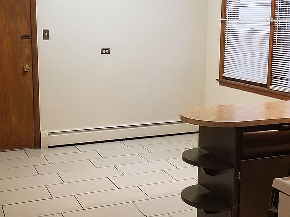 5th image of 8006 S Calumet Ave #2
