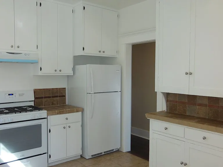 1280 N Ardmore Ave #1282 — Photo 9