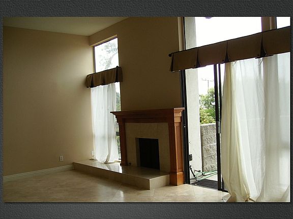 2nd image of 410 Calle Miramar #410