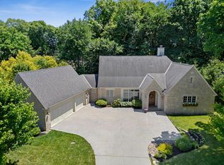 2737 Edington Rd, Columbus, OH 43221