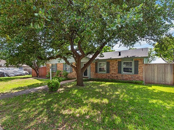 3rd image of 2935 Rolling Hills Dr