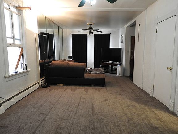 3rd image of 2731 N Western Ave