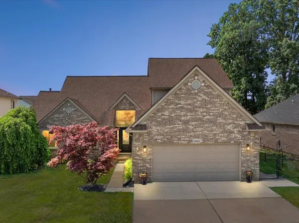 15924 Myrtle Dr, Macomb, MI 48042