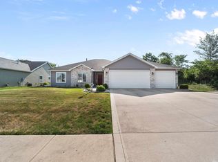 7902 Canonero Ln, Fort Wayne, IN 46825