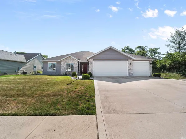 7902 Canonero Ln, Fort Wayne, IN 46825