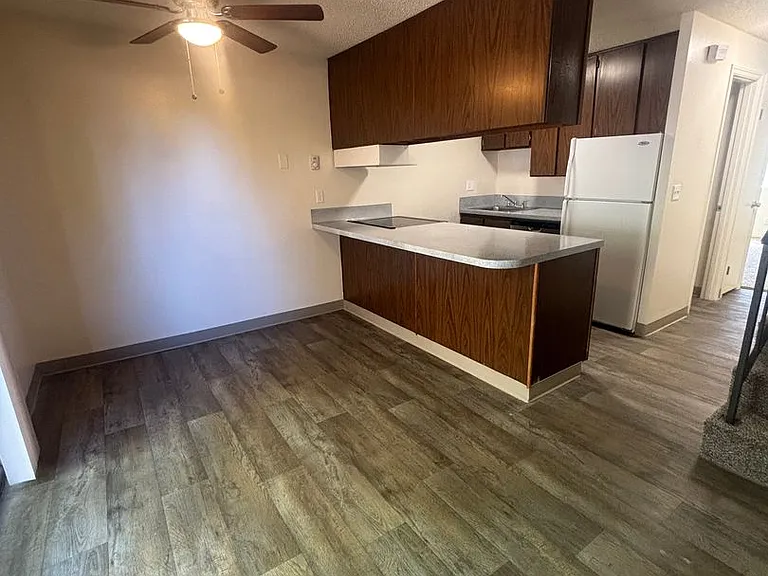 Rolling Hills Townhouses — Photo 46