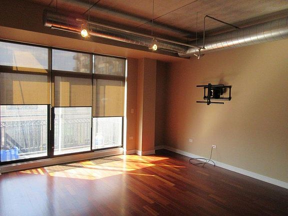 5th image of 3245 N Ashland Ave APT 3B