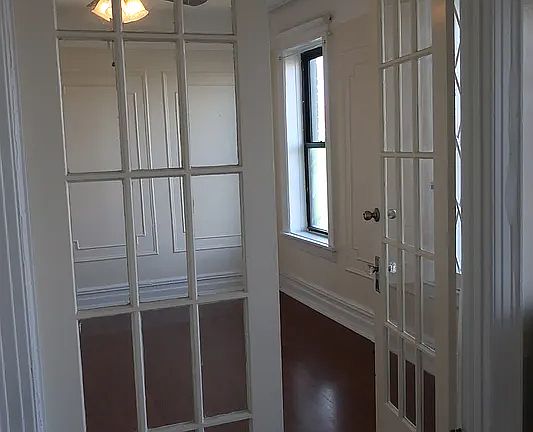 4th image of 379 Irving Ave #2A