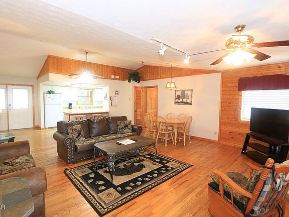 2nd image of 3609 Shady Grove Ct