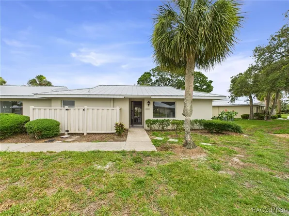 11624 W Kingfisher Ct, Crystal River, FL 34429