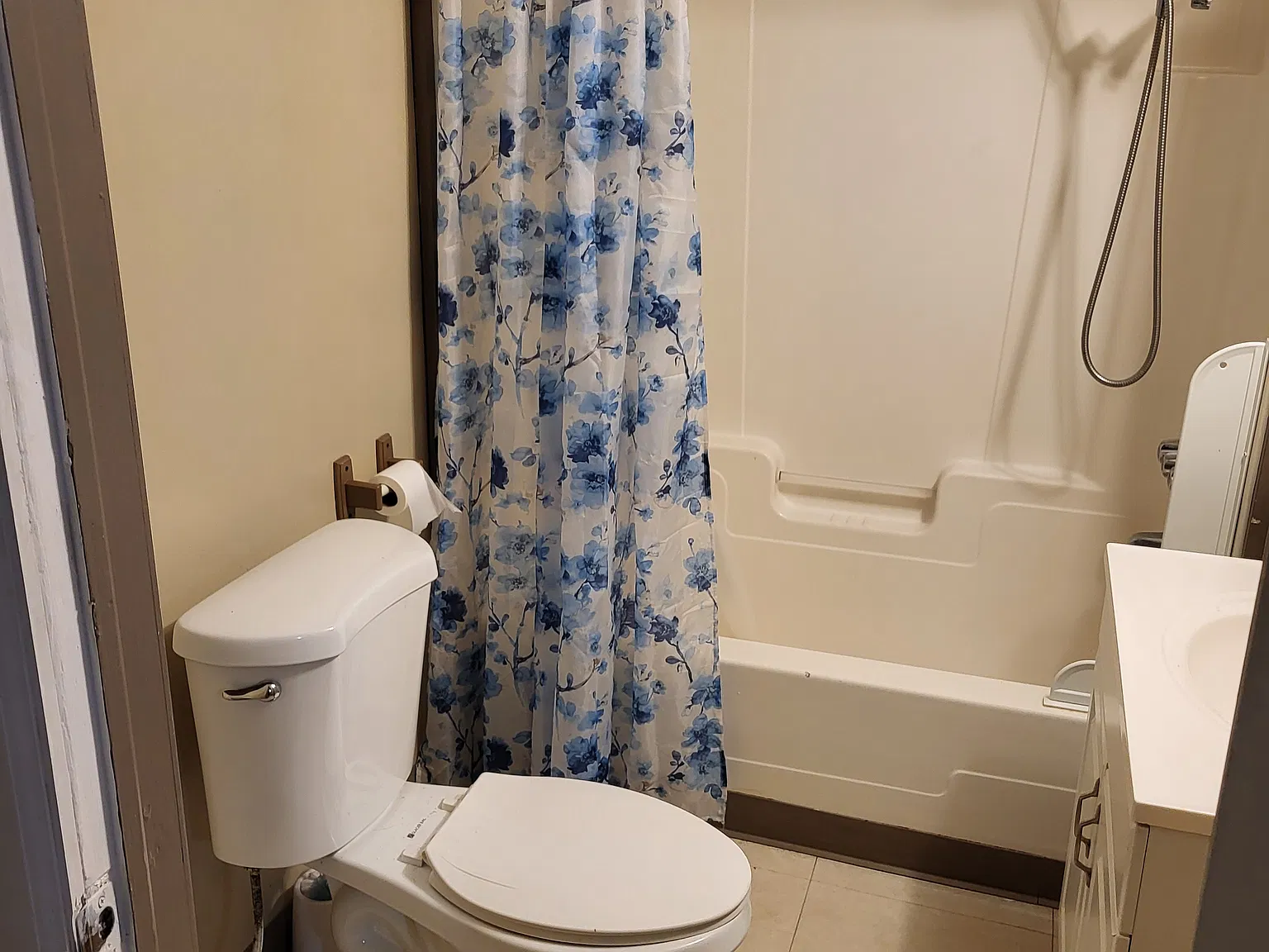 3 bed, $3,000 — Photo 2