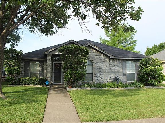 3rd image of 1505 Cool Springs Dr
