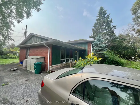 1363 Duford Dr, Ottawa, ON K1E 1E3