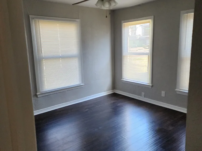 4626 Kelton Dr — Photo 2