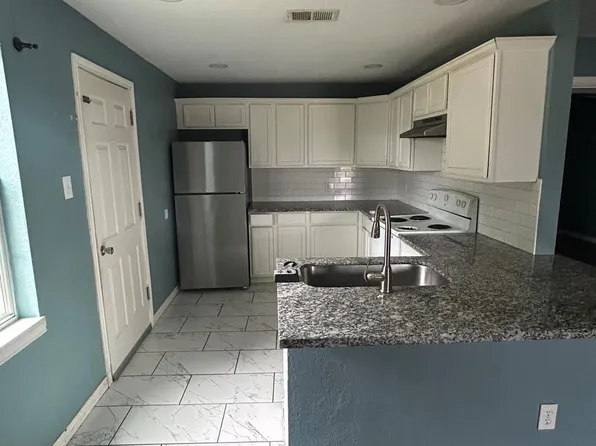 312 10th St N, Texas City, TX 77590