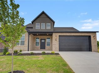 6607 Crabapple St, Bentonville, AR 72713