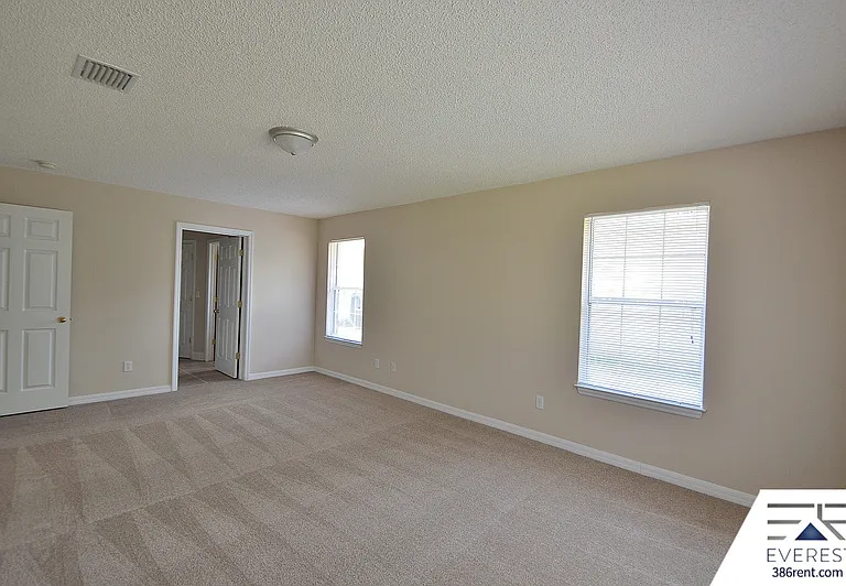 30 Lancelot Dr — Photo 17