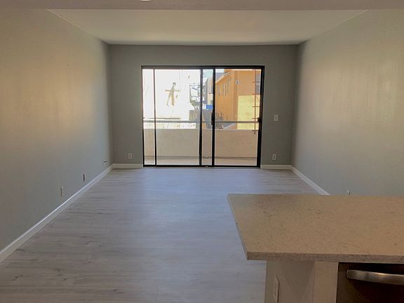 5th image of 4545 Arizona St APT 212