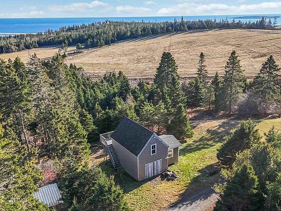 4th image of 261 Upper Kingsburg Rd