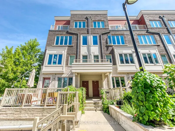 100 Long Branch Ave #2, Toronto, ON M8W 0C1
